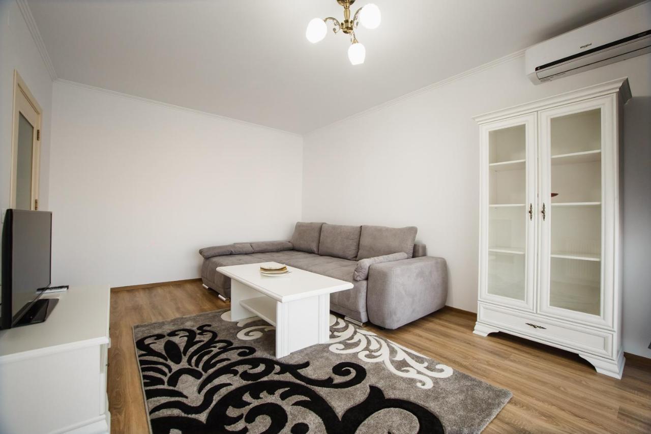 Bright & Elegant Central Apartment オラデア エクステリア 写真
